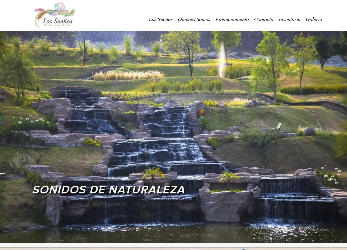 Desarrollo de plataforma web inmobiliaria con CMS personalizado para la administración total del sitio. Incluye un s...
